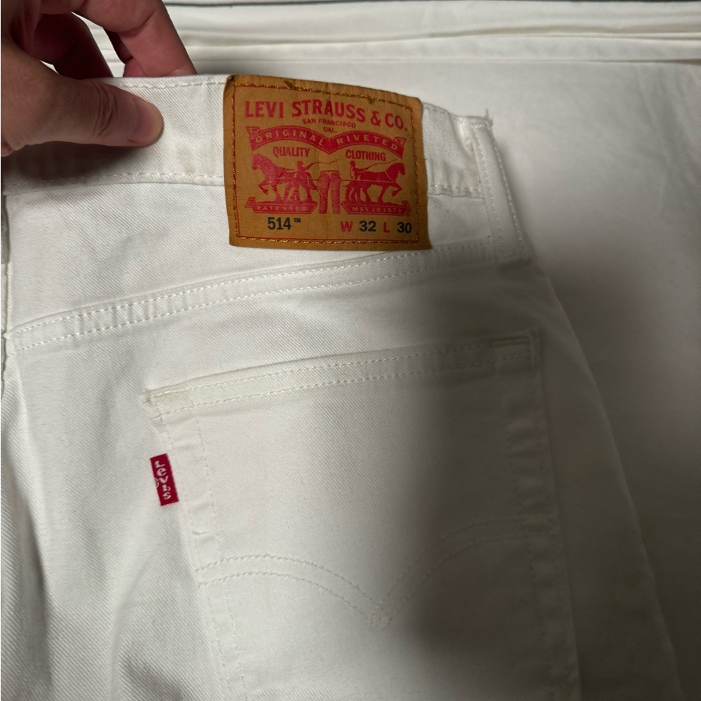 LEVI’S 514 SIZE 32 X 30 WHITE - MENS JEANS GREAT CONDITION